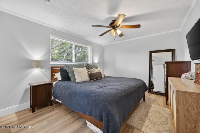 2735 AMERICA, Jacksonville Beach, FL 32250