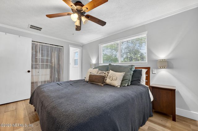 2735 AMERICA, Jacksonville Beach, FL 32250