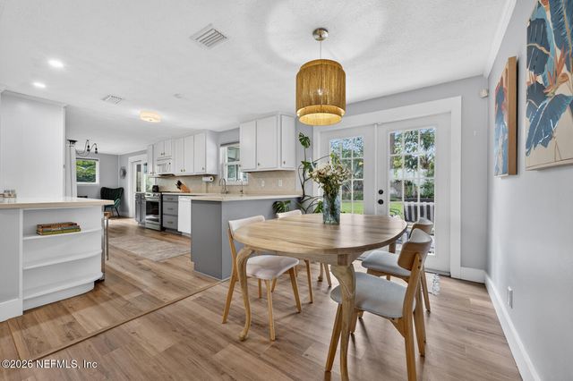 2735 AMERICA, Jacksonville Beach, FL 32250