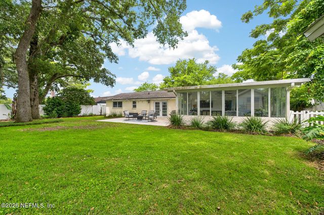 2735 AMERICA, Jacksonville Beach, FL 32250