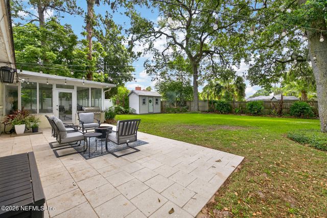 2735 AMERICA, Jacksonville Beach, FL 32250