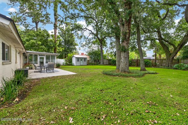 2735 AMERICA, Jacksonville Beach, FL 32250
