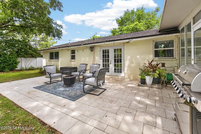 2735 AMERICA, Jacksonville Beach, FL 32250