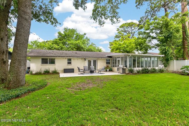 2735 AMERICA, Jacksonville Beach, FL 32250