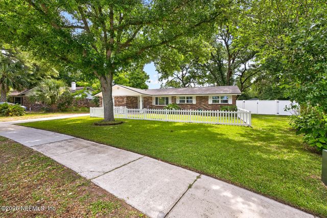 2735 AMERICA, Jacksonville Beach, FL 32250