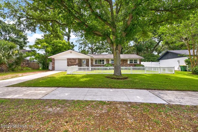 2735 AMERICA, Jacksonville Beach, FL 32250