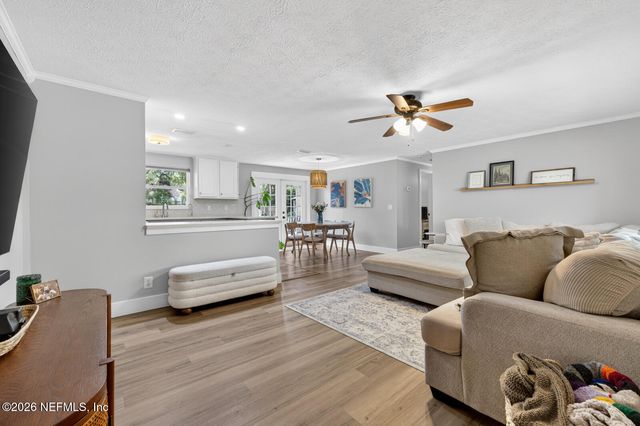 2735 AMERICA, Jacksonville Beach, FL 32250