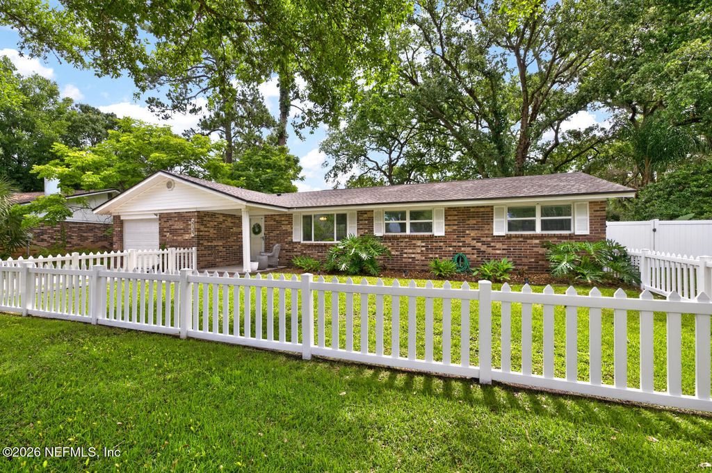 2735 AMERICA, Jacksonville Beach, FL 32250