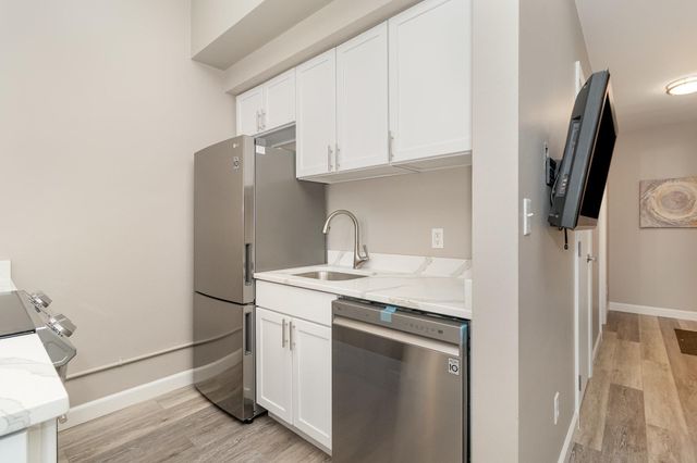 488 Wabasha Street N 303, Saint Paul, MN 55102