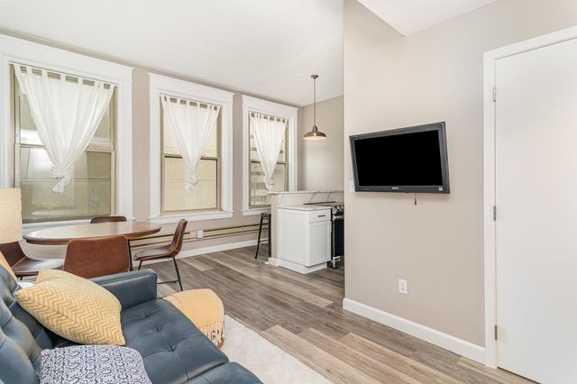 488 Wabasha Street N 303, Saint Paul, MN 55102