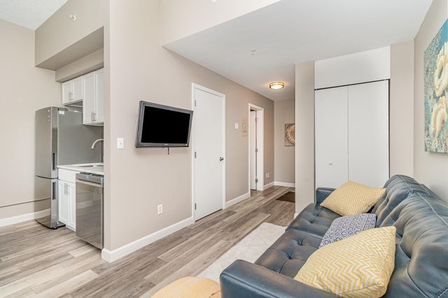 488 Wabasha Street N 303, Saint Paul, MN 55102