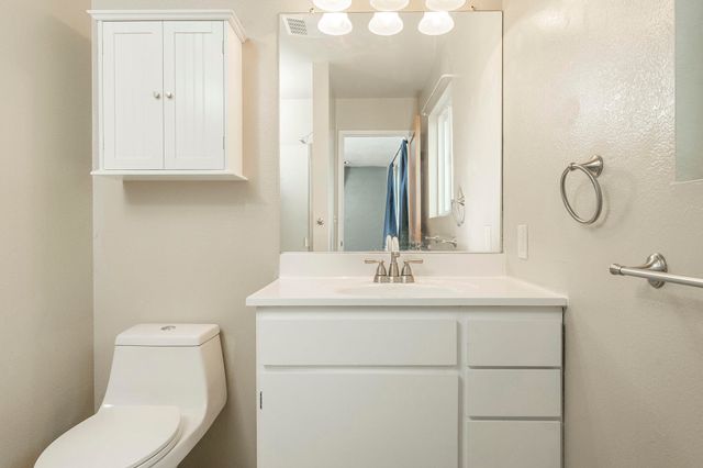 1888 NE Beacon Drive, Grants Pass, OR 97526