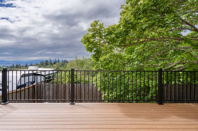 1888 NE Beacon Drive, Grants Pass, OR 97526