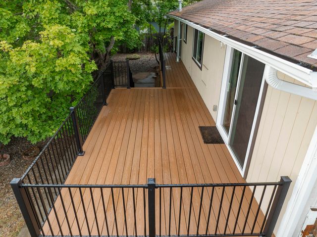 1888 NE Beacon Drive, Grants Pass, OR 97526