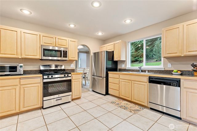 10311 NE 156th Place, Bothell, WA 98011