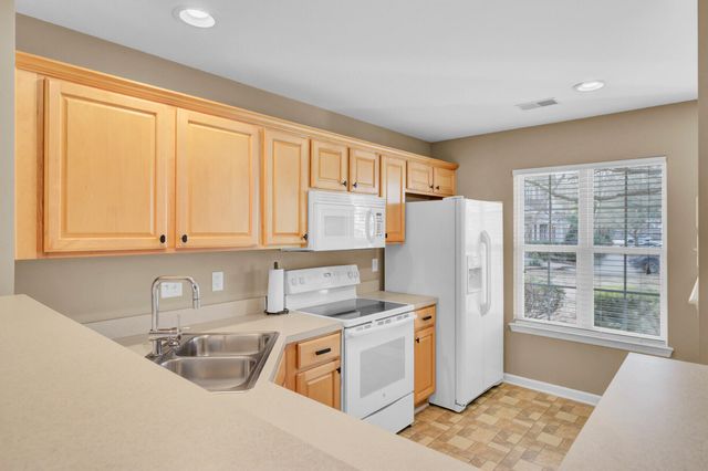 7936 Shadow Oak Drive, North Charleston, SC 29406