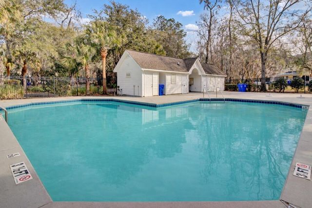 7936 Shadow Oak Drive, North Charleston, SC 29406