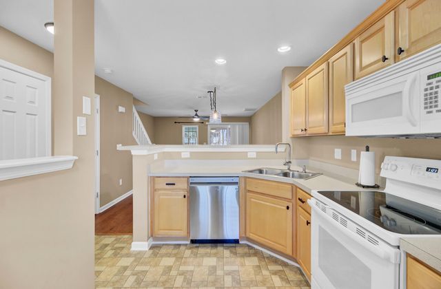 7936 Shadow Oak Drive, North Charleston, SC 29406