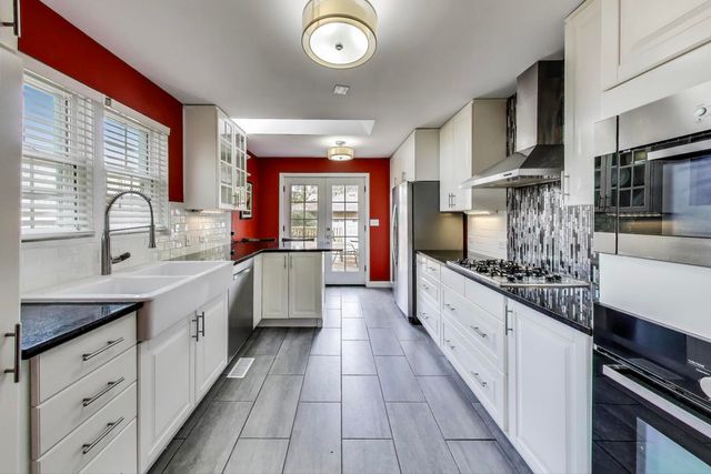 7744 W Thorndale Avenue, Chicago, IL 60631