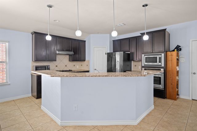 1916 Gayla Creek Drive, Little Elm, TX 75068