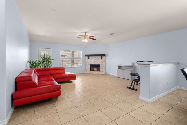 1916 Gayla Creek Drive, Little Elm, TX 75068