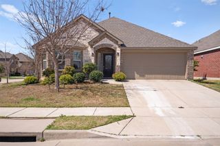1916 Gayla Creek Drive, Little Elm, TX 75068