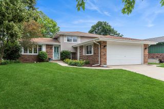 17025 Creekside Avenue, Tinley Park, IL 60487