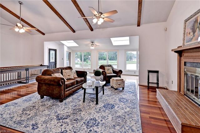 105 Linda DR, Newport News, VA 23608