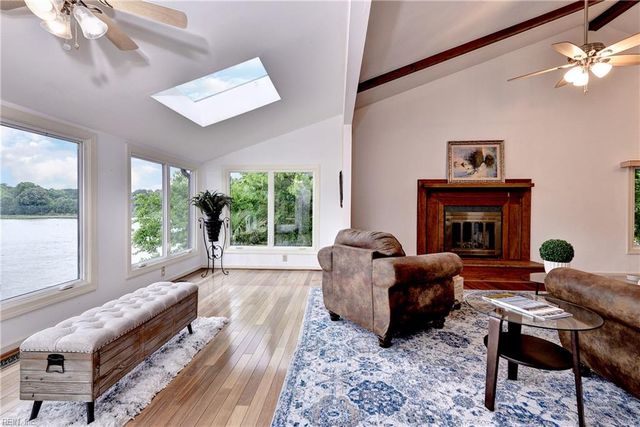 105 Linda DR, Newport News, VA 23608