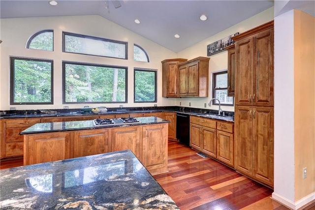 105 Linda DR, Newport News, VA 23608