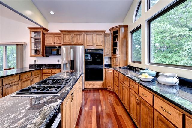 105 Linda DR, Newport News, VA 23608