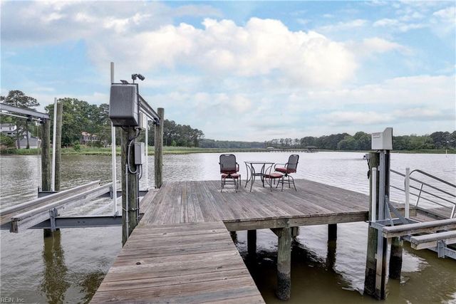 105 Linda DR, Newport News, VA 23608