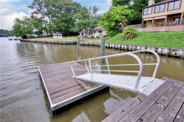 105 Linda DR, Newport News, VA 23608