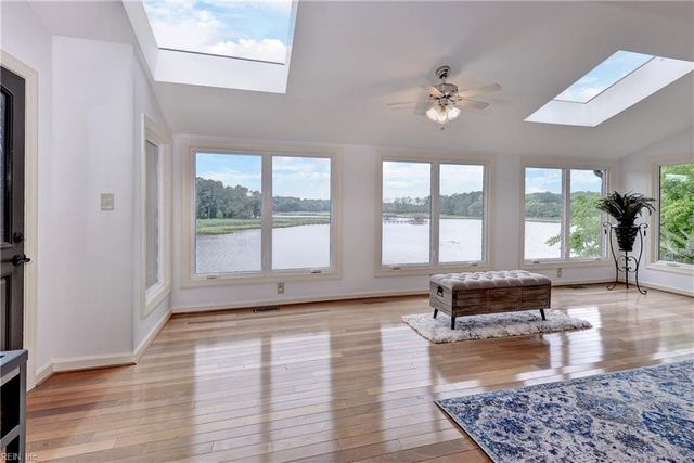 105 Linda DR, Newport News, VA 23608