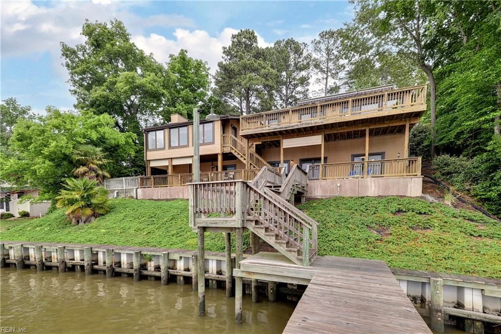 105 Linda DR, Newport News, VA 23608
