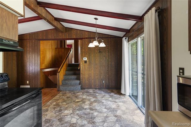 3499 E Carpenter Road, Flint, MI 48506