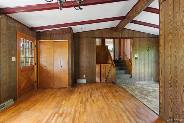 3499 E Carpenter Road, Flint, MI 48506