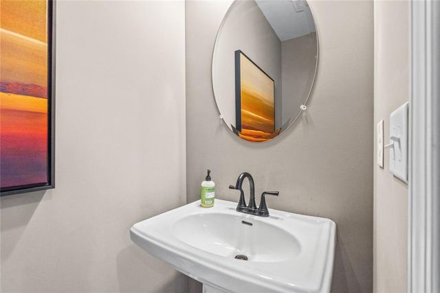 169 Red Oak Lane, Calhoun, GA 30701