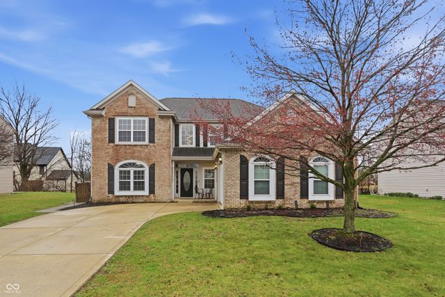 1035 Heatherwood Drive, Greenwood, IN 46143