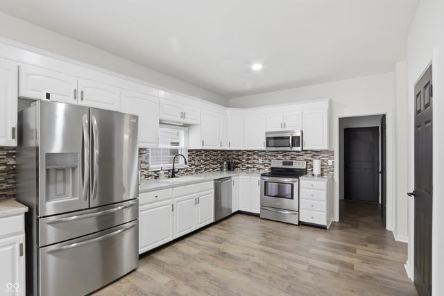 1035 Heatherwood Drive, Greenwood, IN 46143