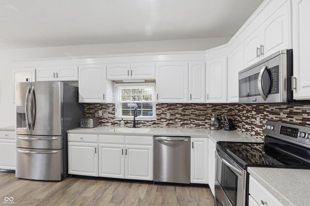 1035 Heatherwood Drive, Greenwood, IN 46143