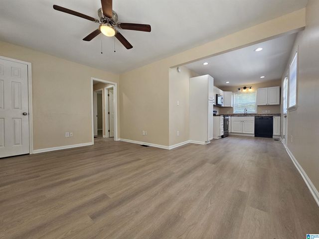 1556 MOUNTAIN DRIVE, Tarrant, AL 35217