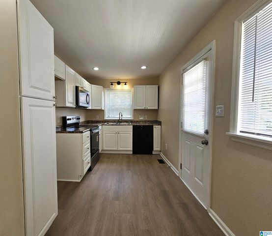 1556 MOUNTAIN DRIVE, Tarrant, AL 35217