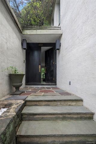 5250 Arlington Avenue, Bronx, NY 10471