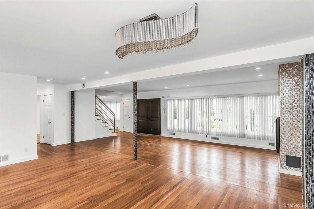 14962 Powells Cove Boulevard, Whitestone, NY 11357 — photo 5
