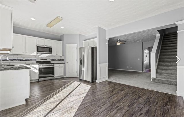 1332 Adcox Square, Stone Mountain, GA 30088