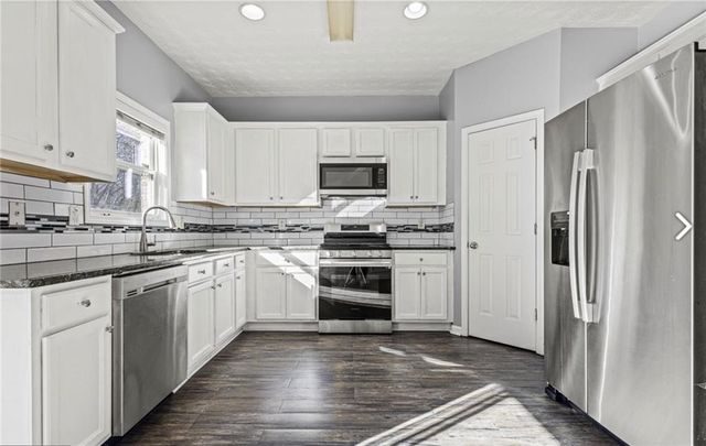 1332 Adcox Square, Stone Mountain, GA 30088