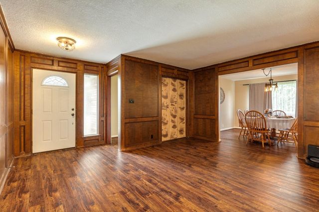 119 Old Angleton Road, Lake Jackson, TX 77566