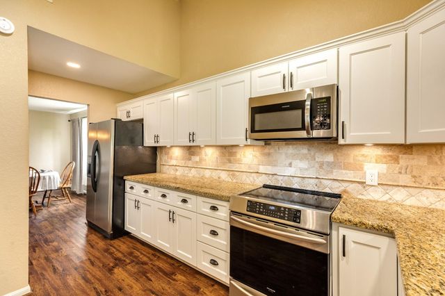 119 Old Angleton Road, Lake Jackson, TX 77566