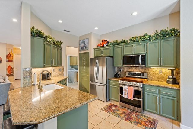 3117 Clarkson Dr, Rocklin, CA 95765